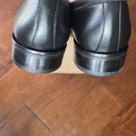 Classic Black Men's Loafers - Picture 5 of 11